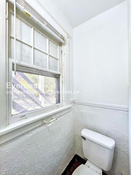 Building Photo - 3114 Barton Ave