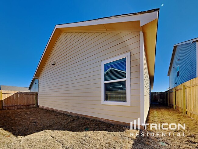 Building Photo - 217 Mica Trl