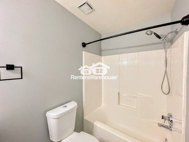 Building Photo - 2909 Saville Garden Way