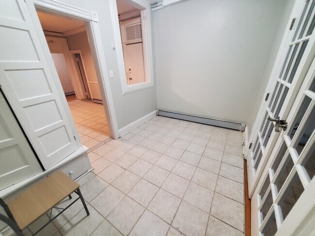 Building Photo - 41 Harmon St