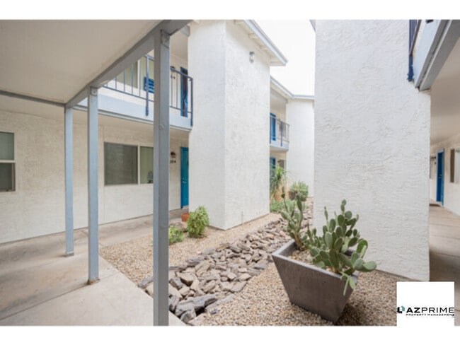 Building Photo - FREE FIRST MONTH'S RENT MOVE IN SPECIAL! W...