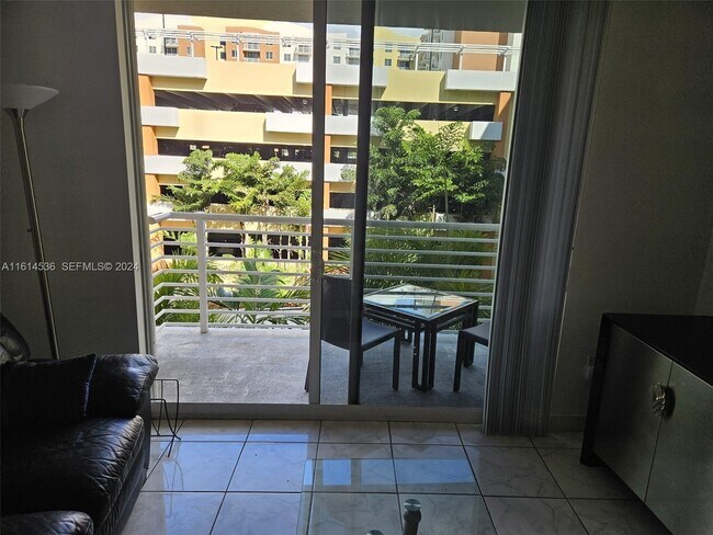 Building Photo - 2775 NE 187th St