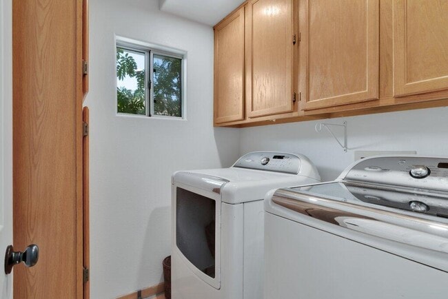 Building Photo - 52030 Avenida Madero