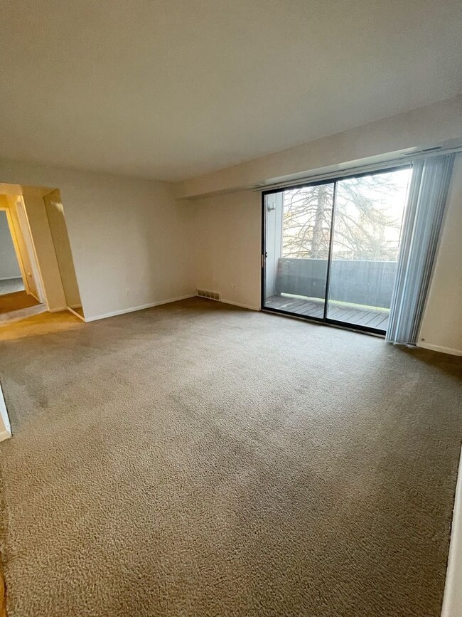 Building Photo - Two Bedroom Available in Harbour Cove on t...