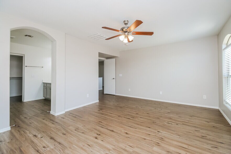 Building Photo - 4810 W Beautiful Ln