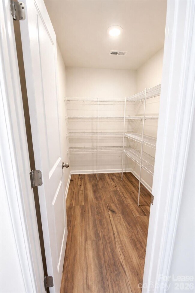 Building Photo - 193 Brentwood Dr