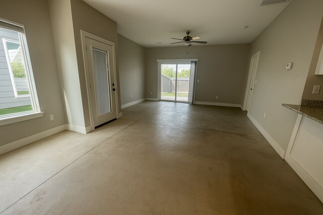 Building Photo - 2518/20 W 55th