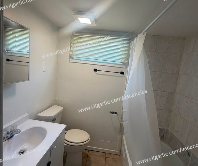 Building Photo - Newly updated 5 Bedrooms, 2- Bathroom Home