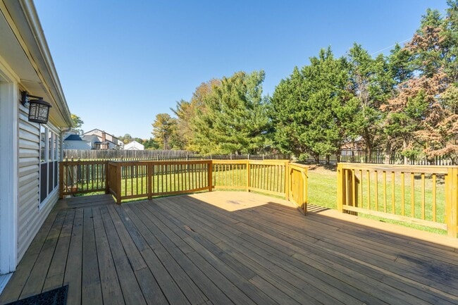 Building Photo - Beautiful 2 Story 3 BD 3.5 BA home in Burtonsville, MD