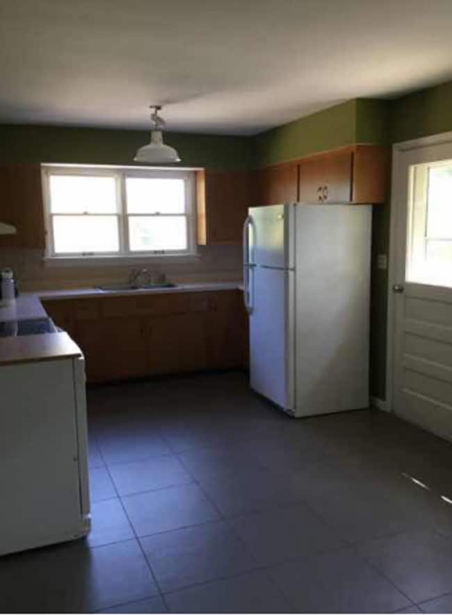 Building Photo - 3 bedroom, 1.5 bath Home: A MUST SEE! ONE ...