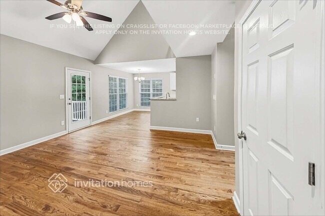 Building Photo - 6984 Forest Manor Dr