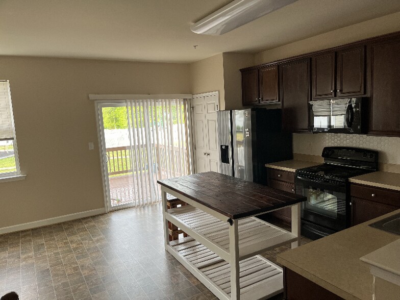 Building Photo - 378 English Oak Ln