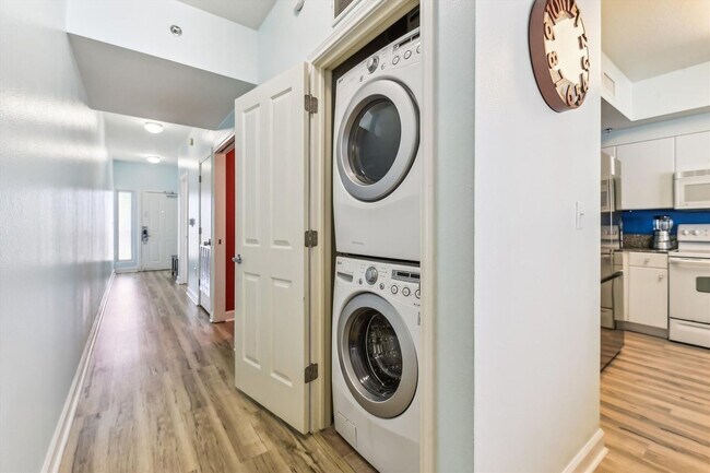 Building Photo - 104 Gulfside Ct