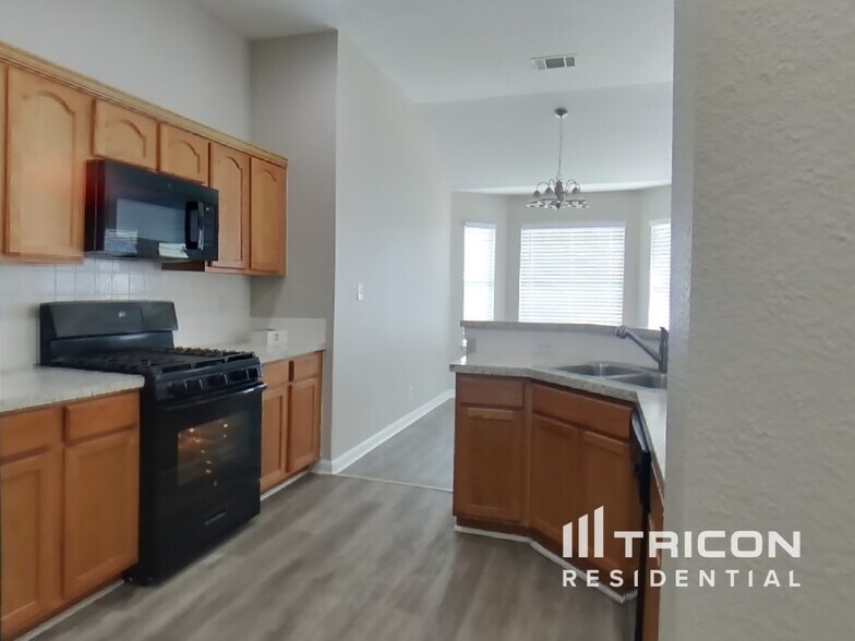 Building Photo - 8527 Rita Blanca Dr