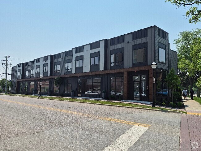 Building Photo - 145 S Center St
