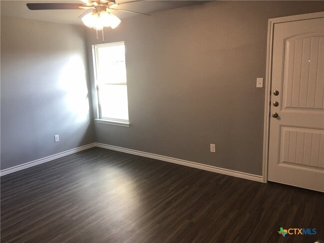 Building Photo - 1818 Castroville Trl