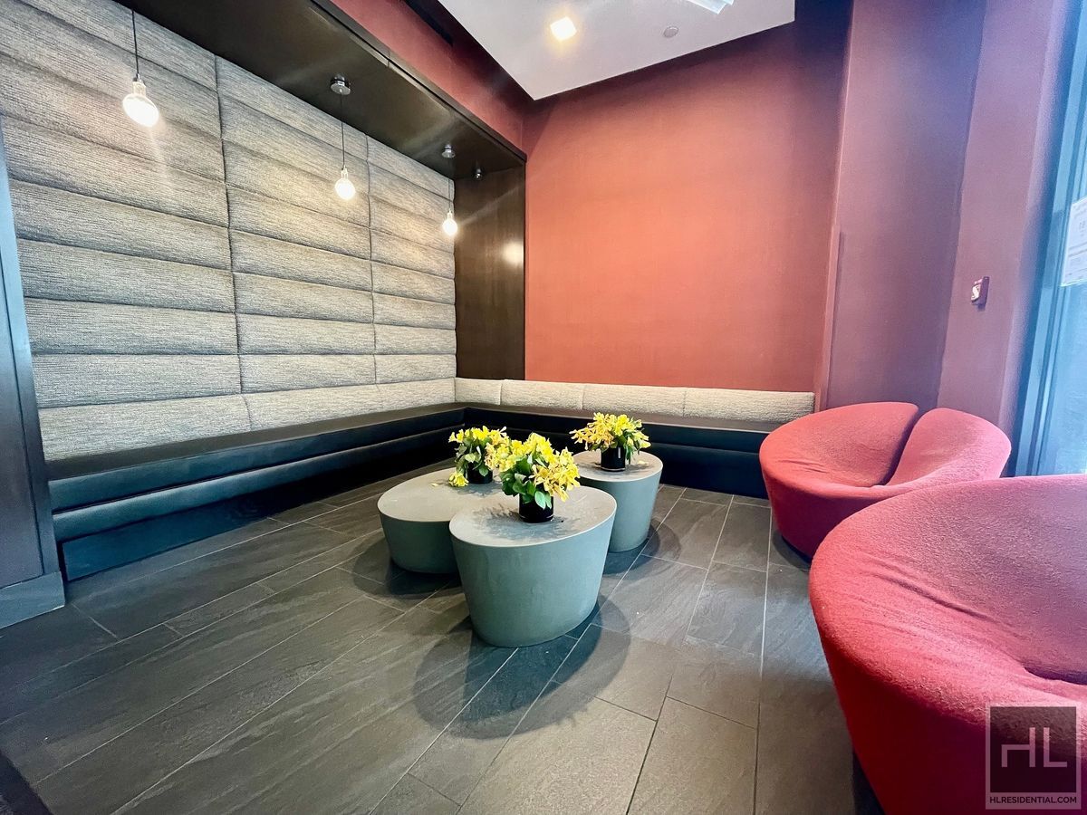 Building Photo - Beautiful 1 Bedroom In Murray Hill! $4,325