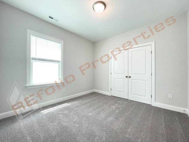 Building Photo - 105 Moraine Ct