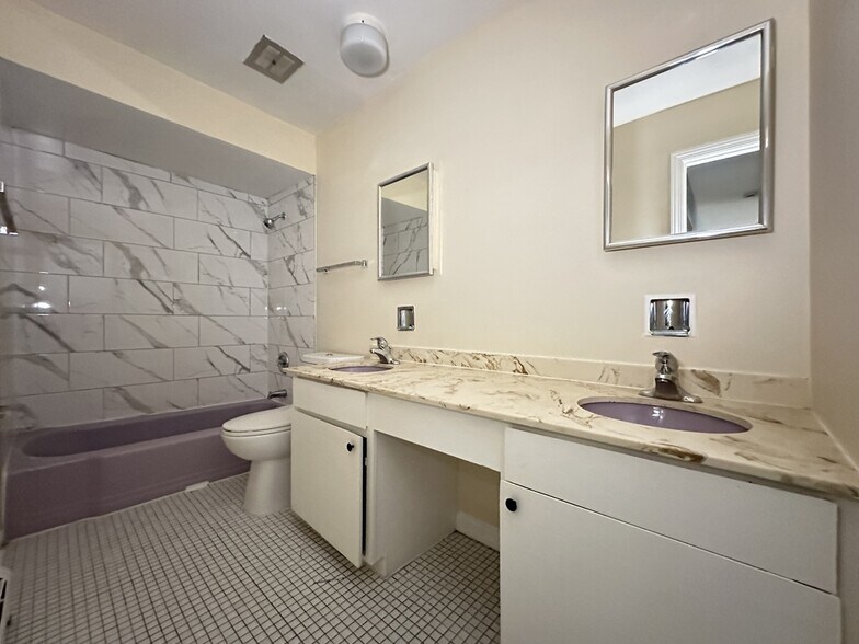 Building Photo - 622 Lincoln Ave