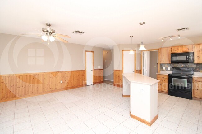 Building Photo - 6337 Covina Rd