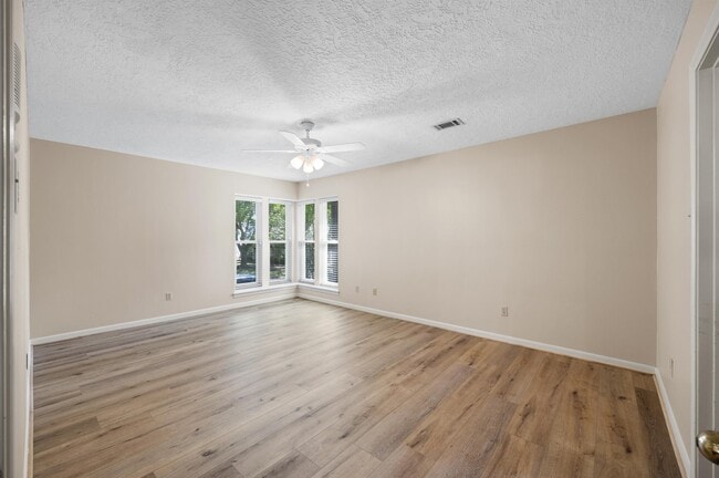 Building Photo - 12119 Auburn Hills Dr