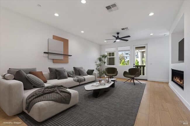 Building Photo - 219 Gambrel Cir