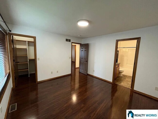 Building Photo - 8020 Renatta Dr