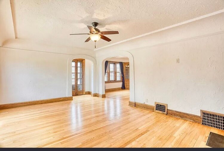 Building Photo - 533 N 63rd St