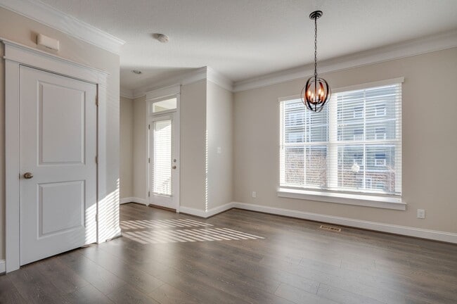 Building Photo - 3BD/3.5BA Immaculate Condo at the Oceanfront!