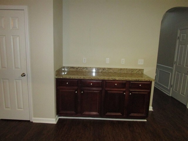 Building Photo - 7250 Cavender Dr SW