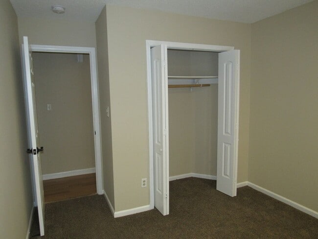 Building Photo - 3 BR 2 BA Hunters Creek