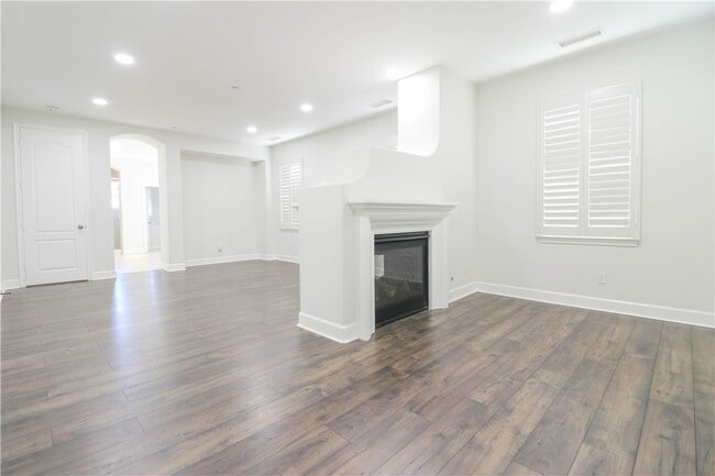 Building Photo - 2850 N Stone Pine Glen