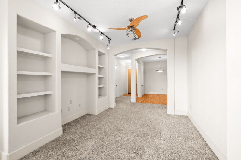 Building Photo - 2600 Hillsboro Pike