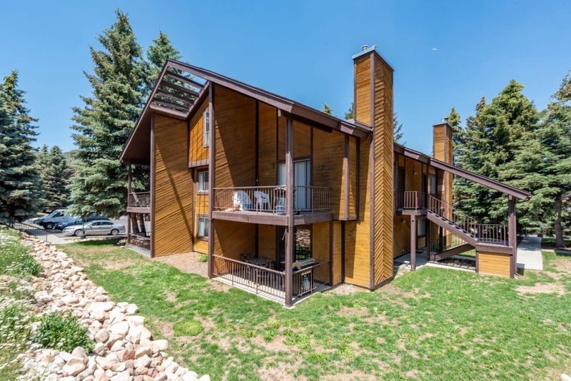 Building Photo - 2025 Canyons Resort Dr