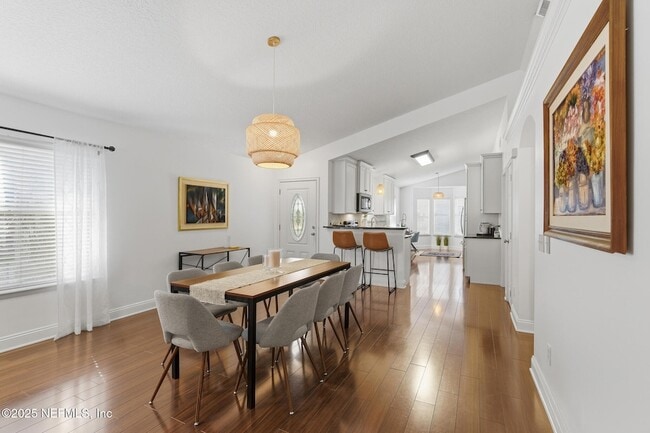 Building Photo - 128 Seminole Rd