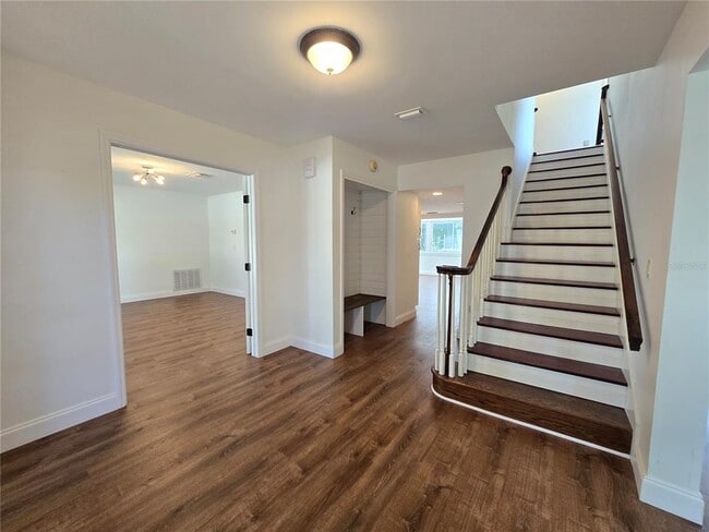 Building Photo - 300 Cypress Creek Cir