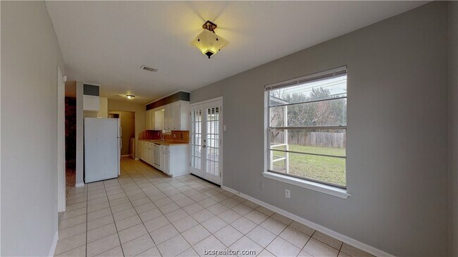 Building Photo - 1107 Braeswood Dr