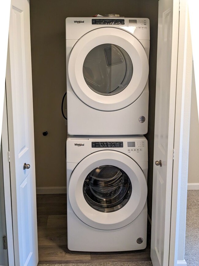 Building Photo - 1871 SE Mulberry Ave