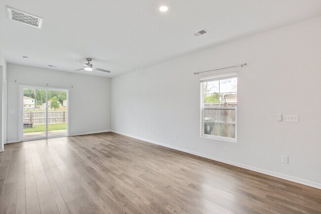 Building Photo - 347 Matuskovic Dr
