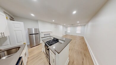 Building Photo - 312 S 16th St