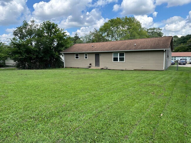 Building Photo - 1129 Roswell Rd