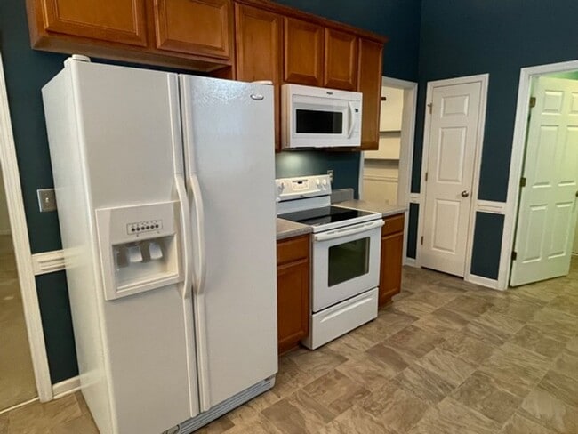 Building Photo - Whitsett / Walnut Crossing