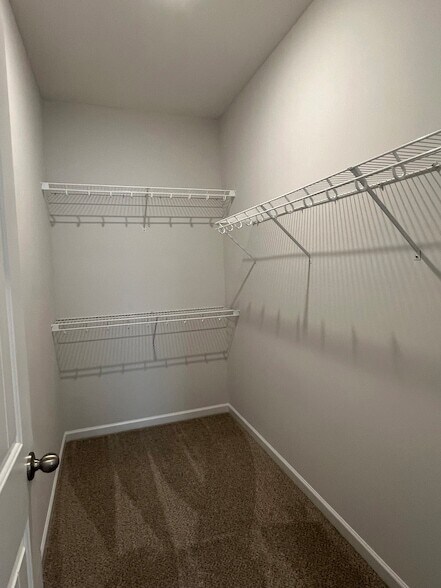 Building Photo - 1139 Bluecreek Cir