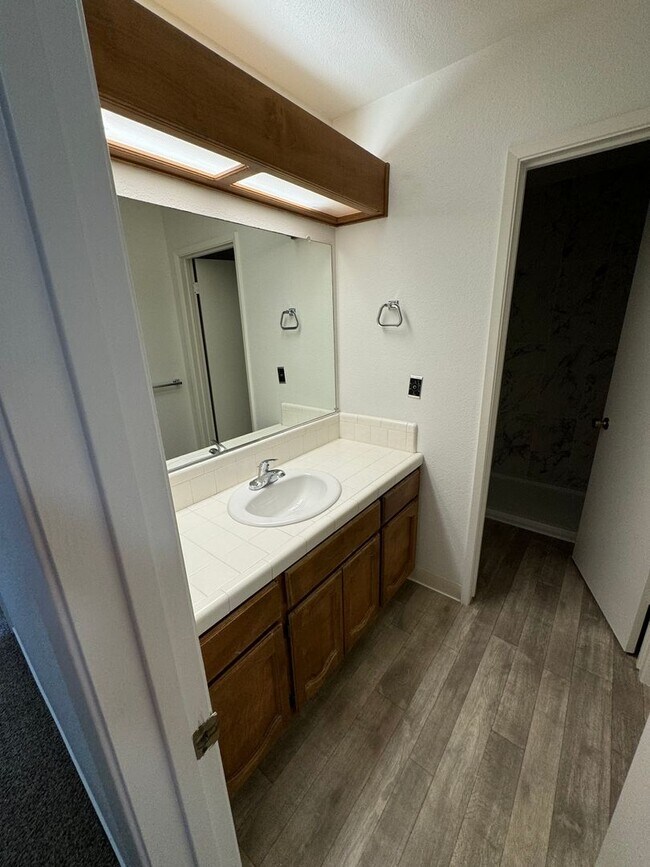 Building Photo - 1042 Awani Dr