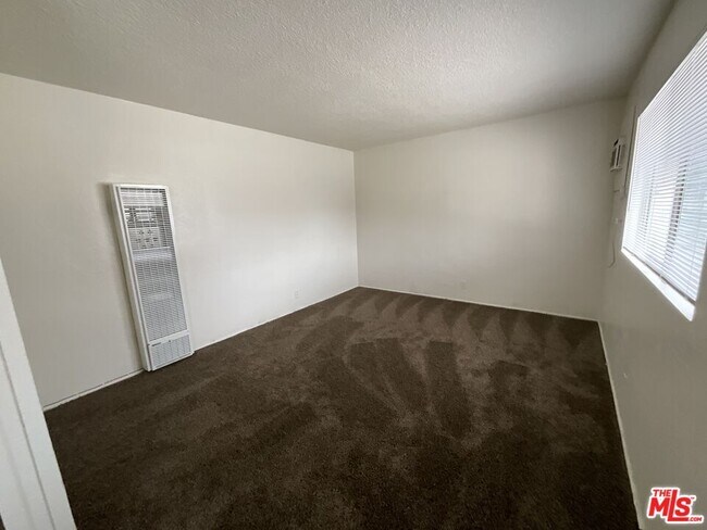 Building Photo - 501 Cedar Pl