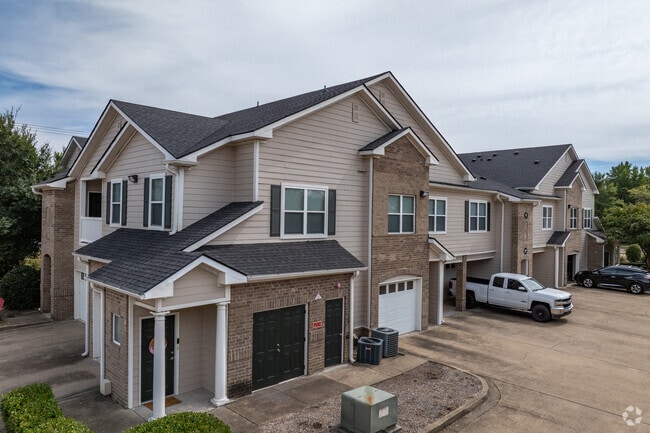 Building Photo - Villas at Houston Levee West