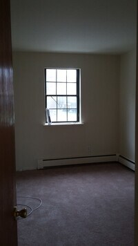 Building Photo - 30 Thomas Rd