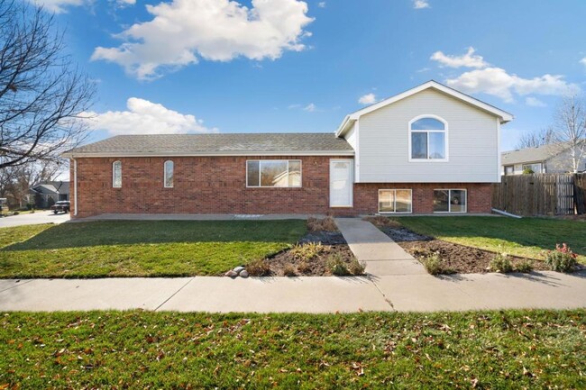 Primary Photo - 5799 Aspen View Pl