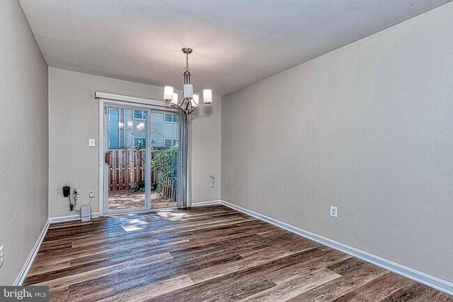 Building Photo - 8467 Ivy Glen Ct