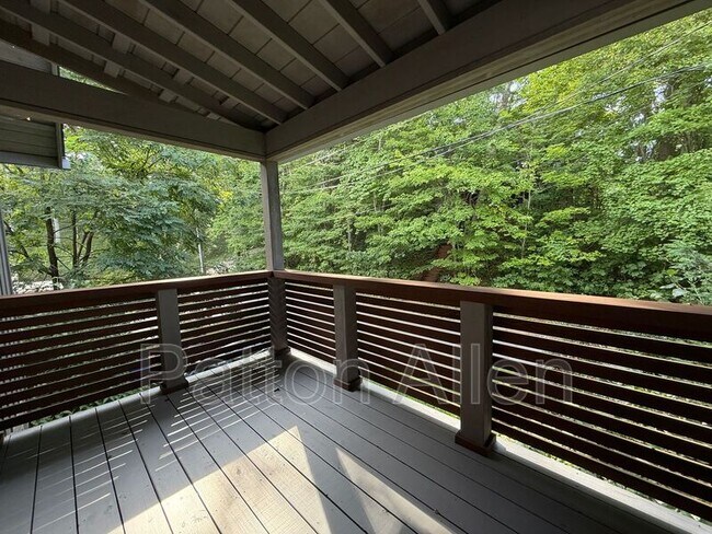 Building Photo - 92 Hibriten Dr